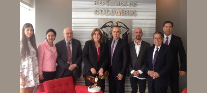 Reunión cultural en la Embajada de Colombia