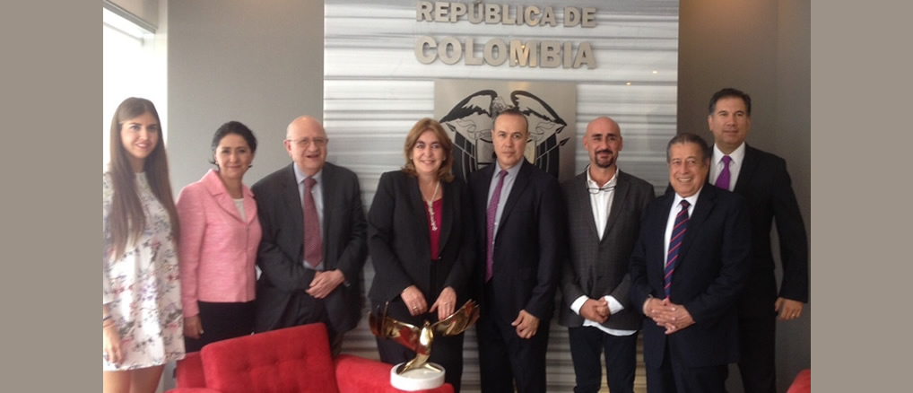 Reunión cultural en la Embajada de Colombia