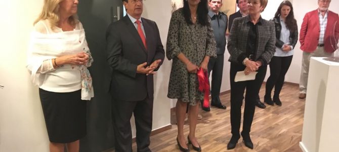 Apoyo del Consulado, Colombia nos une y Fundación Renacer Apoyo del Consulado, Colombia nos une y Fundación Renacer