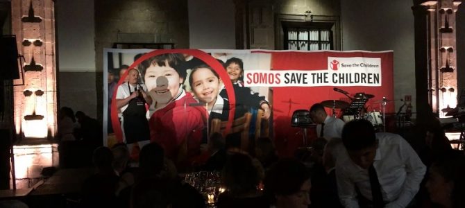 Cena en Rojo de Save the Children, en beneficio de la niñez migrante